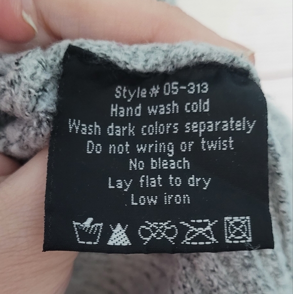 GUC soft gray mock neck high low knit sweater size M - Picture 4 of 8